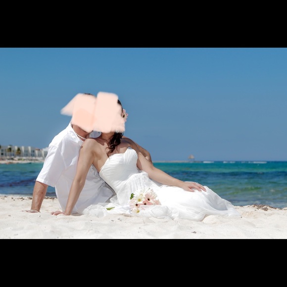 Summer Wedding Gown from David's Bridal - Picture 4 of 9